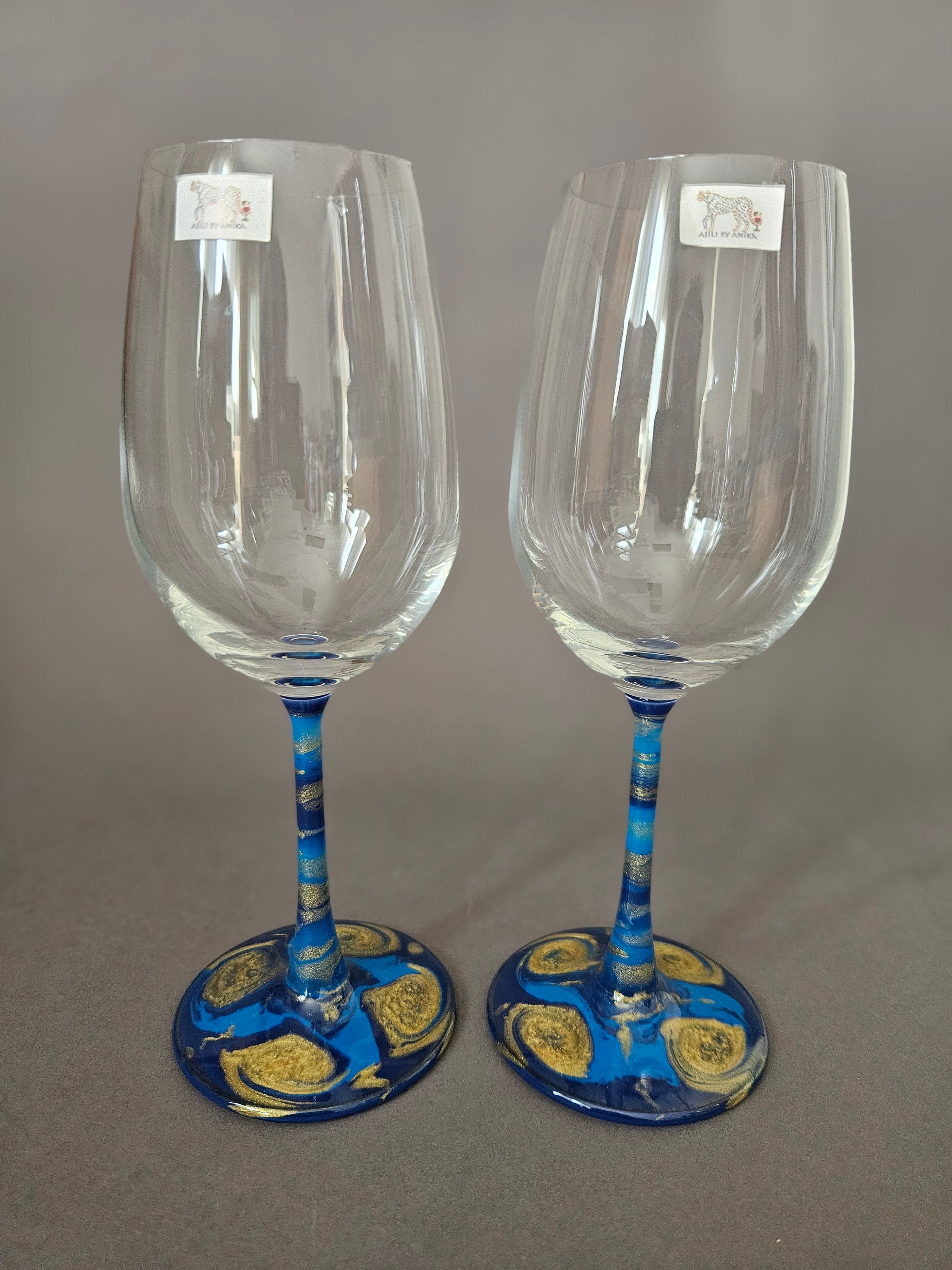 Swirl wine glasses set blue