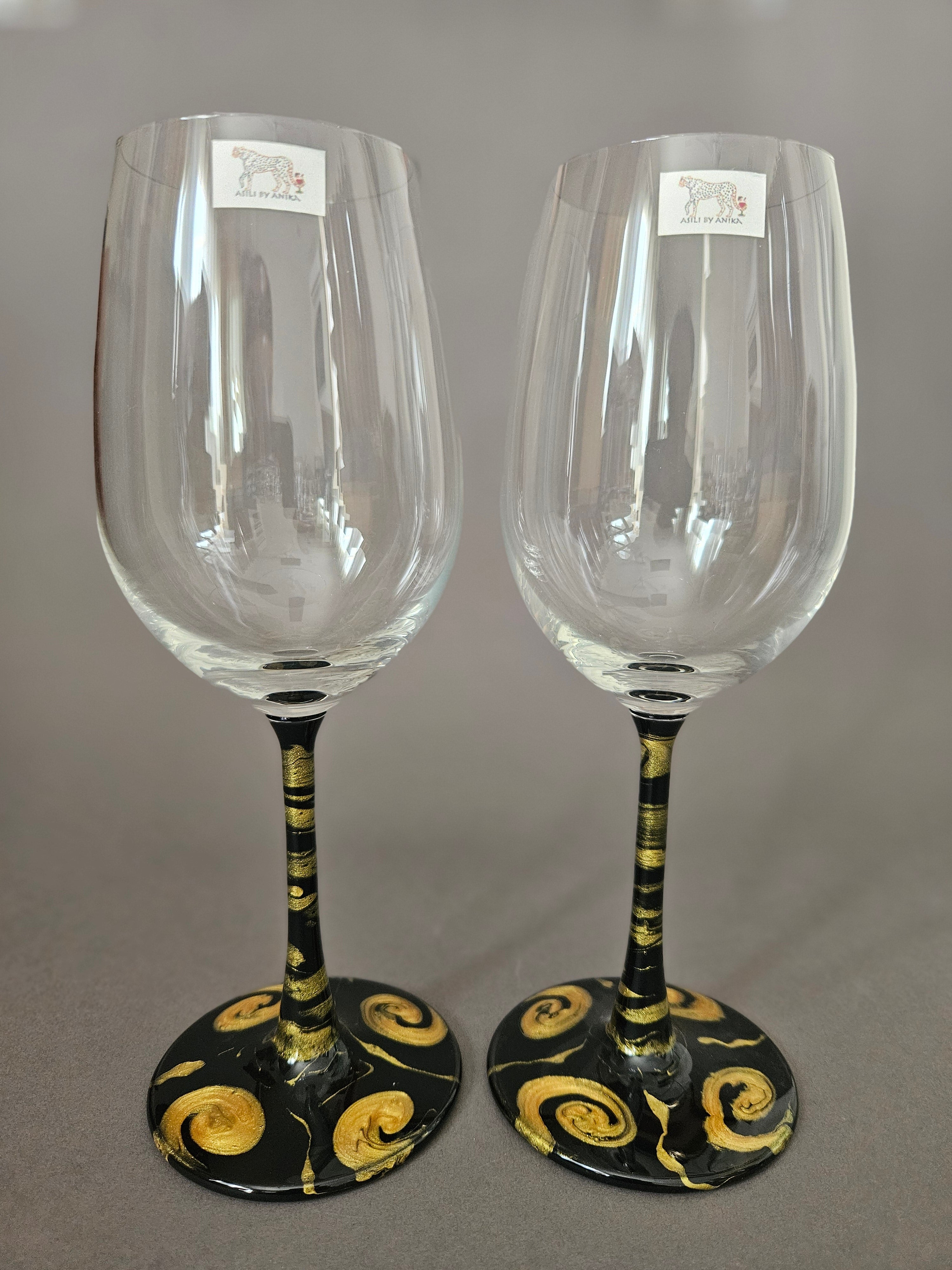 Swirl wine glasses set black