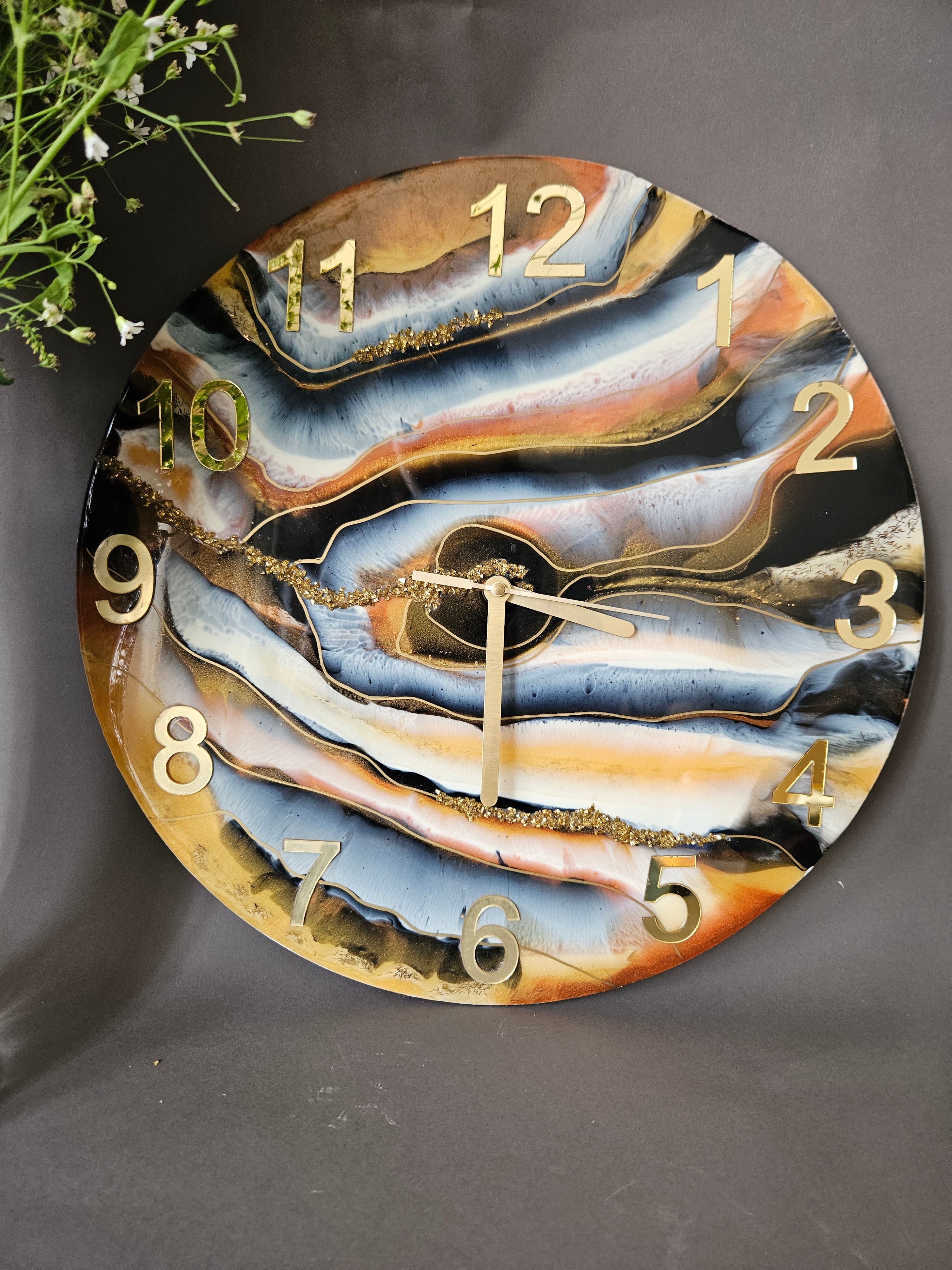 Abstract wall clock style 2